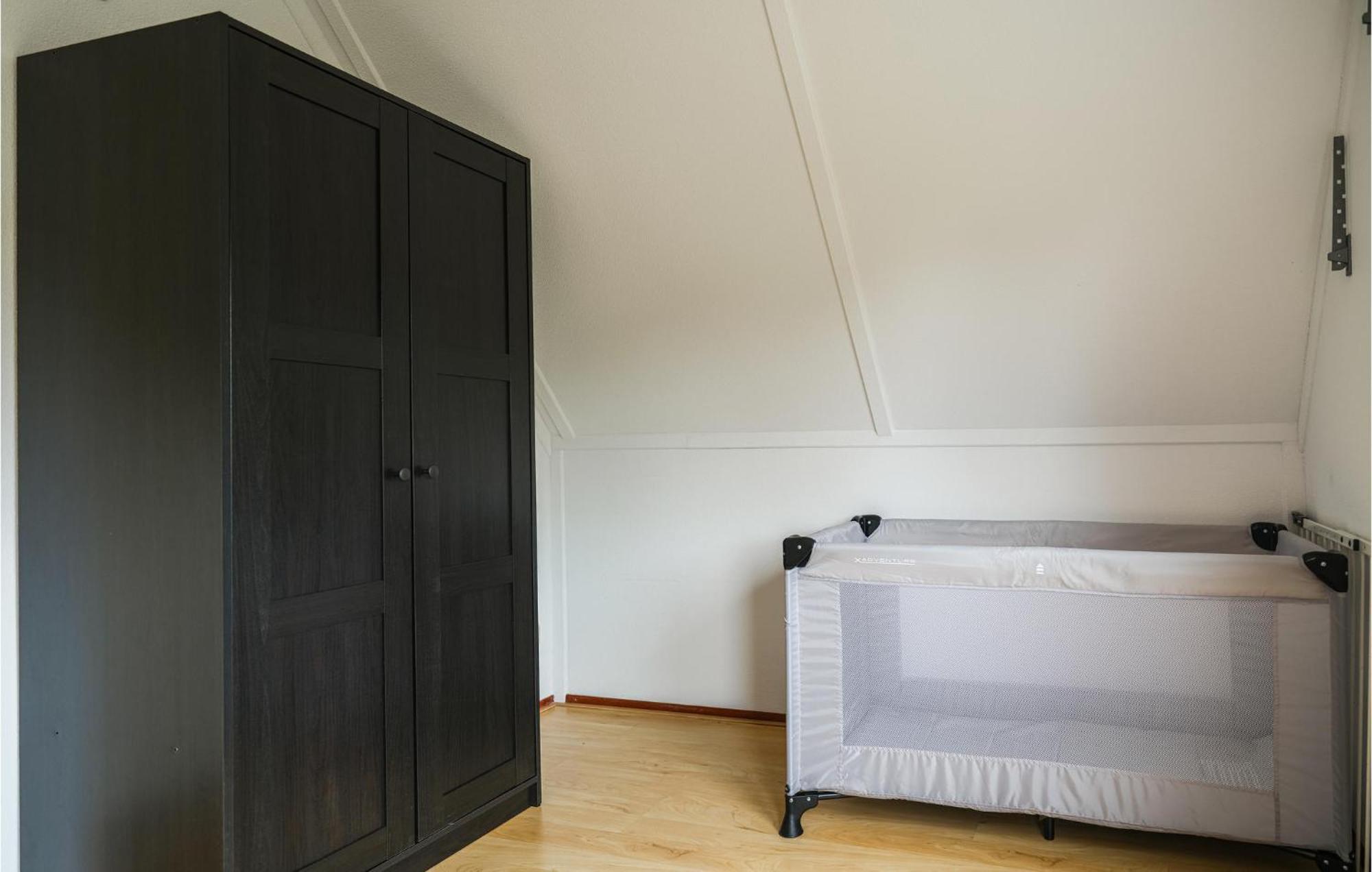 4 Bedroom Cozy Home In Zonnemaire Dış mekan fotoğraf